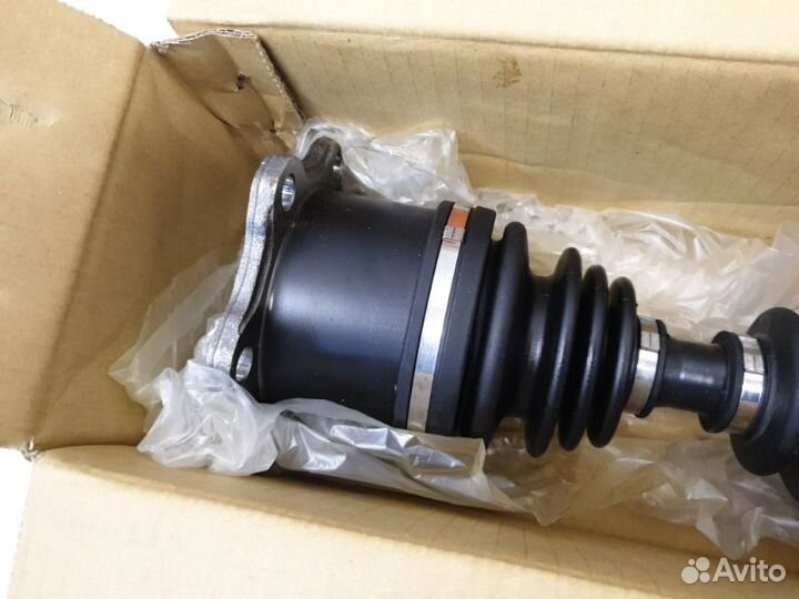 Приводной вал Toyota Hiace 1 1995-2010