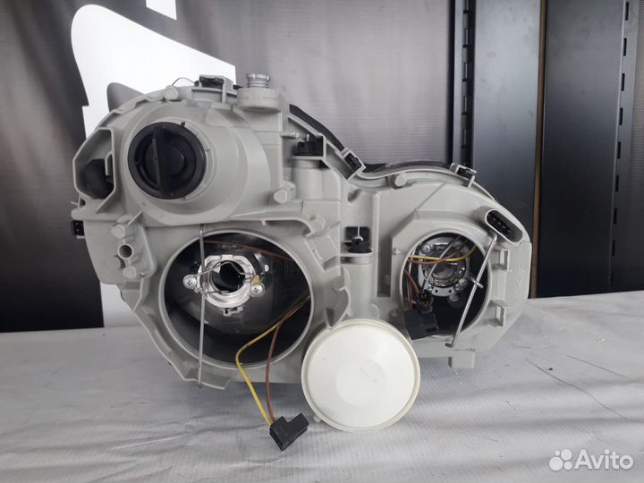 Фара левая mercedes benz W203 00-06 200570052