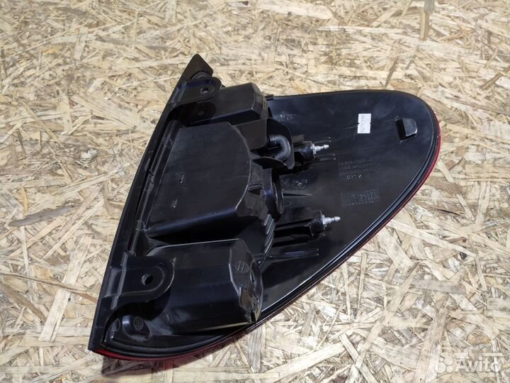 Фонарь задний левый. Аналог. Новый. L200