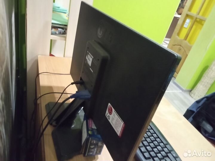 Монитор LG