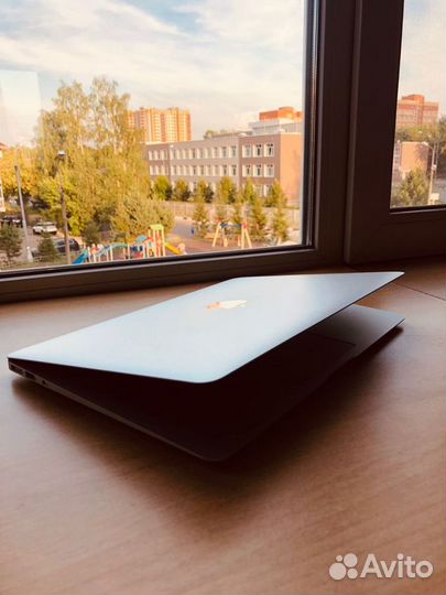 Apple Macbook air 13