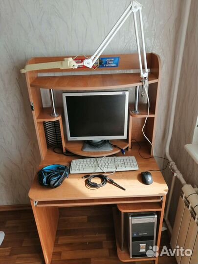 Компьютерный стол