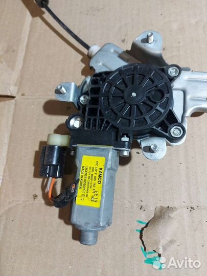 Стеклоподъёмник передний правый Hyundai Getz