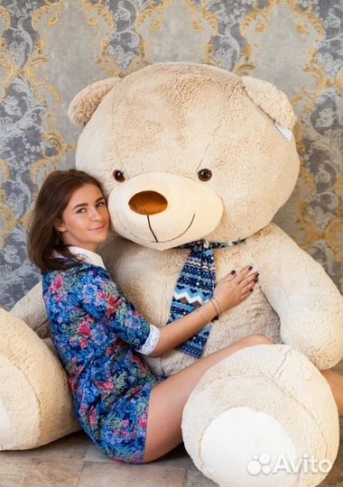 Большие плюшевые медведи и мишки