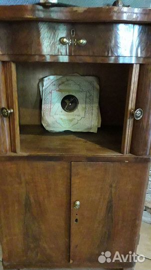 Старинная антикварная мебель тумба