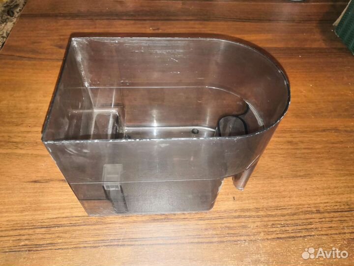 Контейнер для воды от Royal Cappuccino