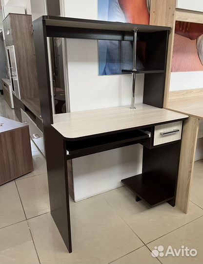 Стол компьютерный