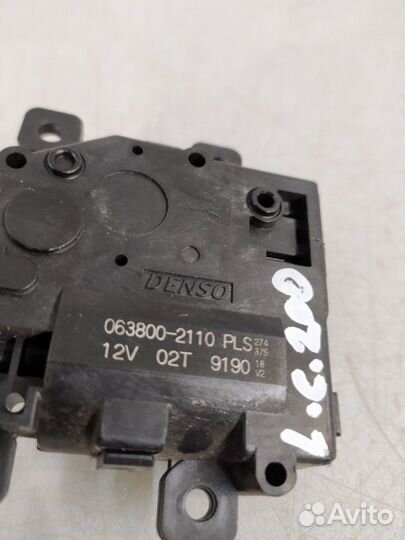 Сервопривод заслонки отопителя Toyota Land Cruiser