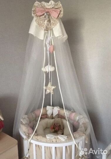 Бортики в кроватку, одеялко, балдахин с игрушками