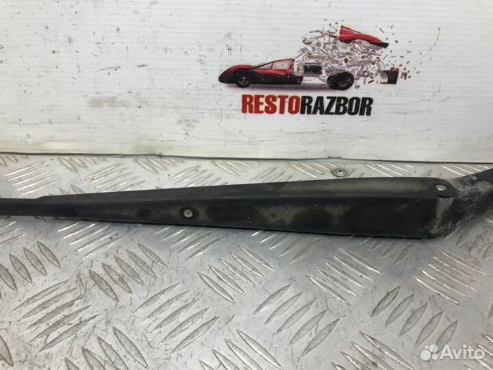 Поводок дворника левый Mitsubishi Space Wagon