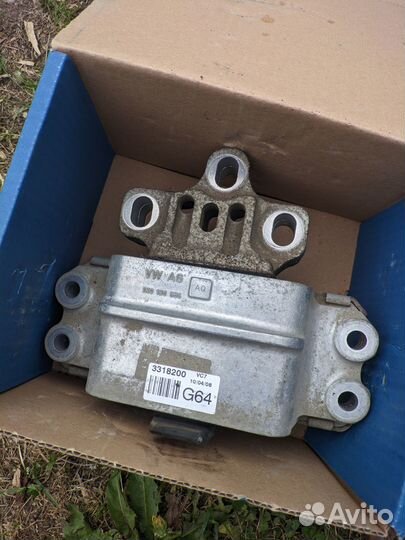 Подушка двигателя