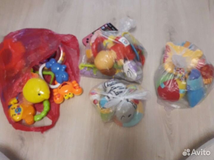 Игрушки развивашки погремушки растяжки грызунки