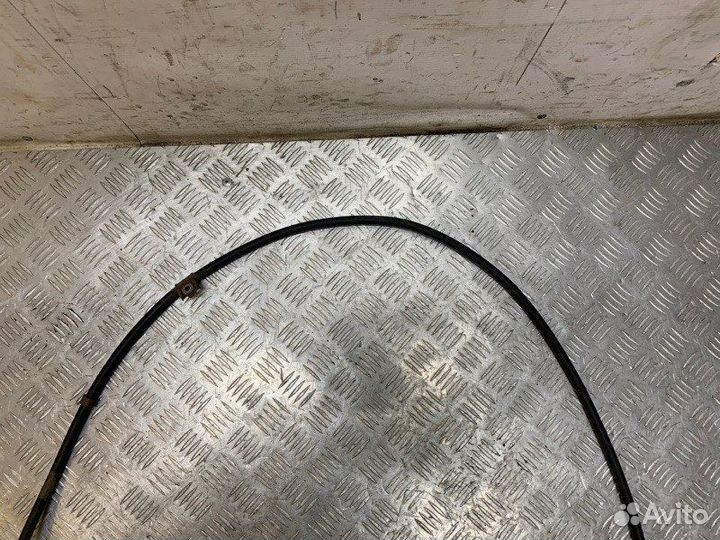 Трос ручного тормоза правый Nissan Tiida C11
