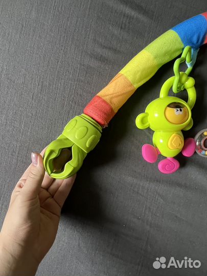Дуга/подвеска с игрушками развивающая