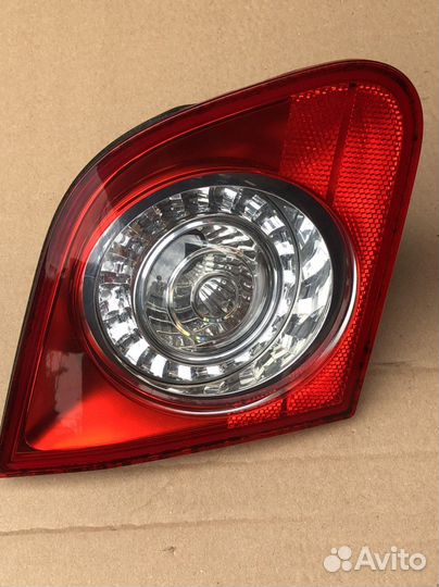 Фонарь крышки багажника левый; правый Фольксваген