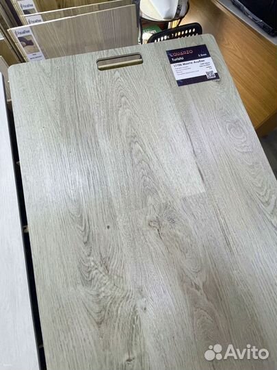 Кварцвиниловая плитка для пола замковая