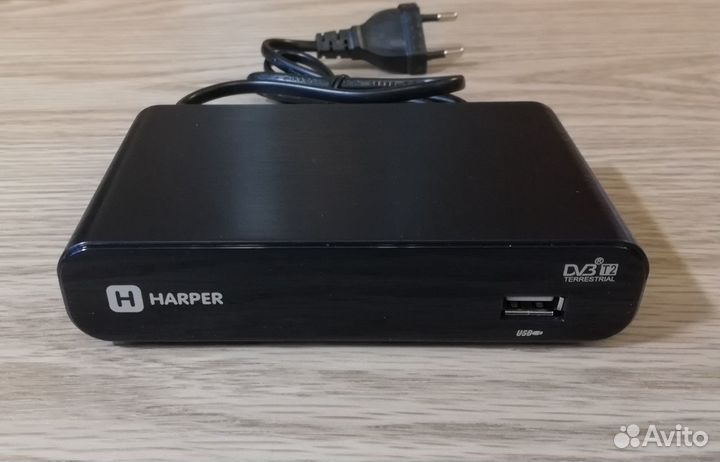 Телевизионный DVB-T2 приемник harper HDT2-1108