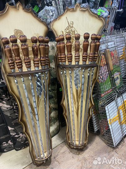 Подарочный щит с шампурами и ножом