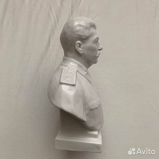Фарфоровый бюст «И. В. Сталин», скульпторы В. Я. Б