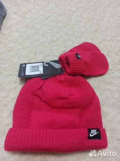 Шапка для девочки новая Nike