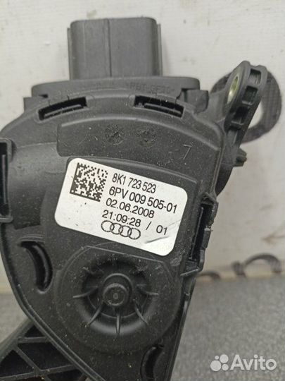 Педаль газа Audi A4 B8 2008