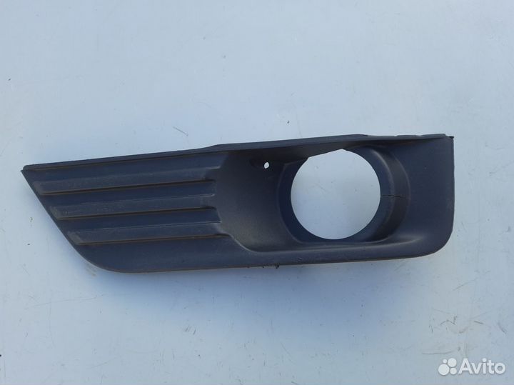 Накладка противотуманной фары левая Ford Focus 2