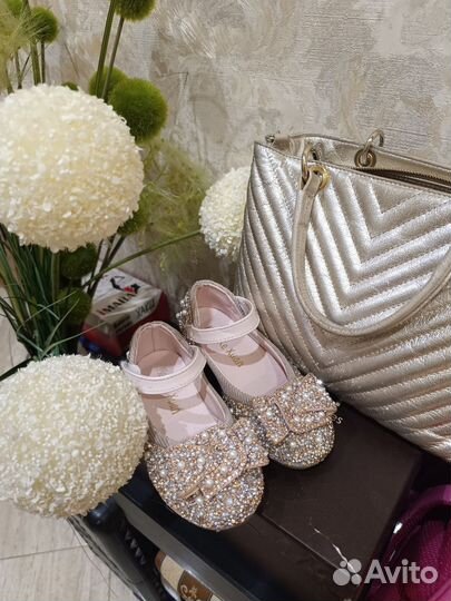 Туфли для девочки 29 - 30 размер нарядные
