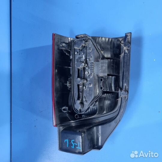 Фонарь левый наружный Volkswagen Transporter T5