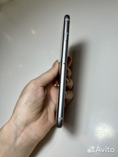 iPhone 6S, 64 ГБ