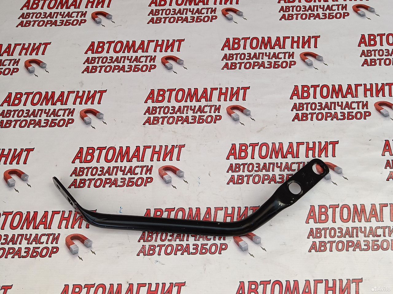 Кронштейн решетки радиатора Форд Мустанг 6