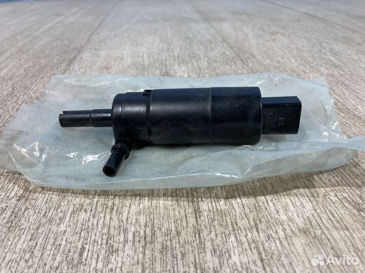 Насос омывателя фар Audi Q3 6R0955681