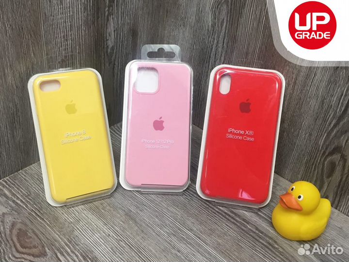 Силиконовый чехол на iPhone