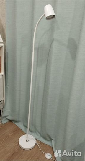 Светильник напольный белый