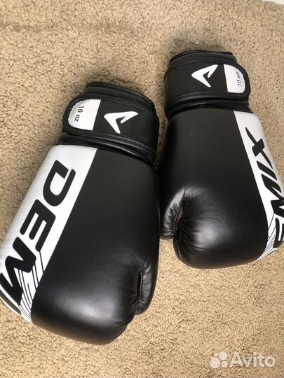 Боксерские перчатки 10 oz Demix