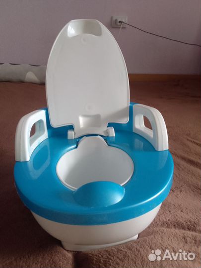 Детский горшок в виде унитаза