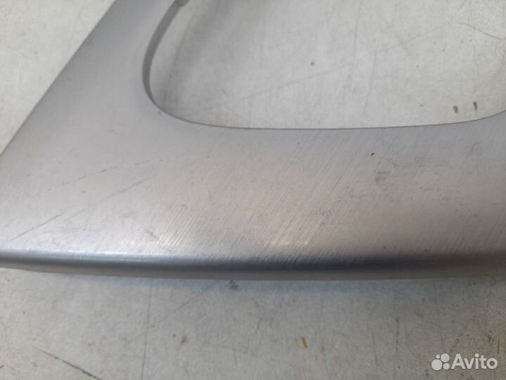 Накладка обшивки двери передняя правая Toyota Land