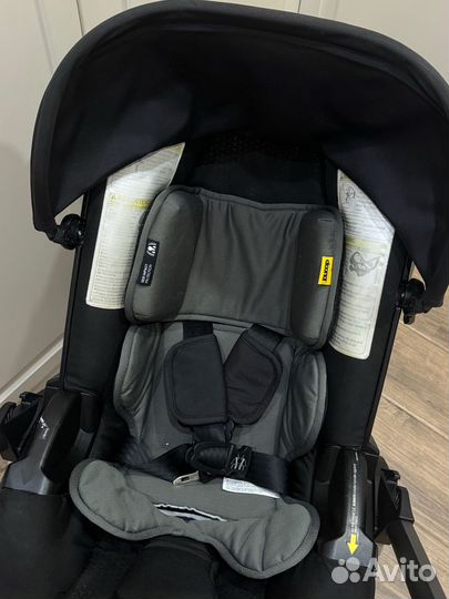 Коляска-автолюлька Doona с базой Isofix