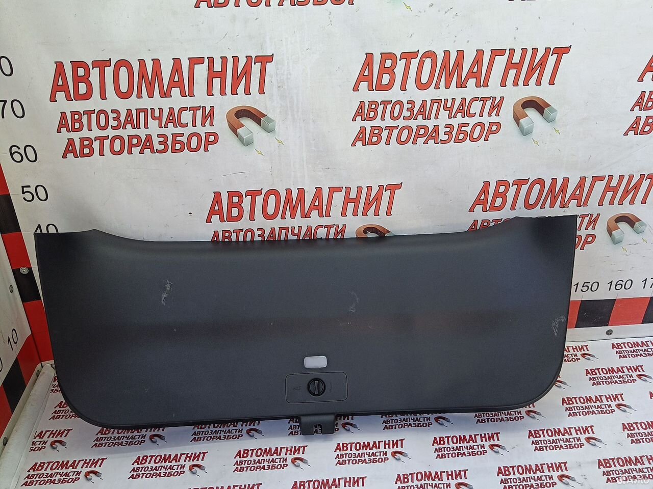 Обшивка крышки багажника Lixiang L9