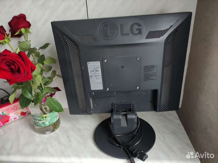 Монитор LG