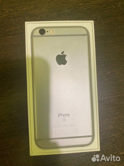 Телефон iPhone 6s