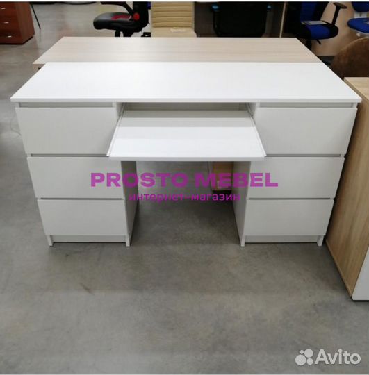 Стoл кoмпьютерный