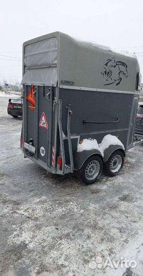 Прицеп коневозка