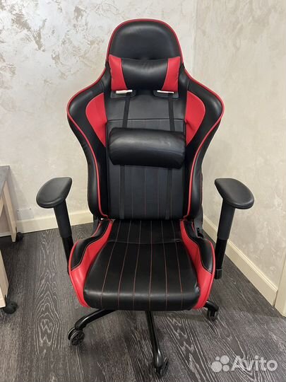 Игровое компютерное кресло