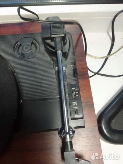 Проигрыватель виниловых пластинок