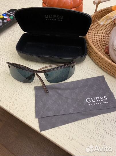 Солнцезащитные очки Guess новые оригинал