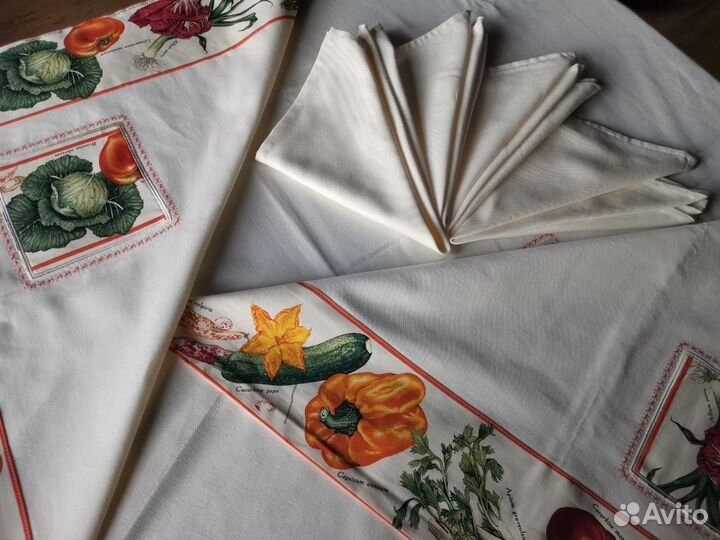 Скатерть льняная с вышивкой. Италия