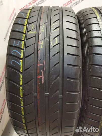 Dunlop SP Sport Maxx 225/40 R18 92Y