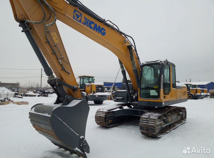 Гусеничный экскаватор XCMG XE215C, 2023