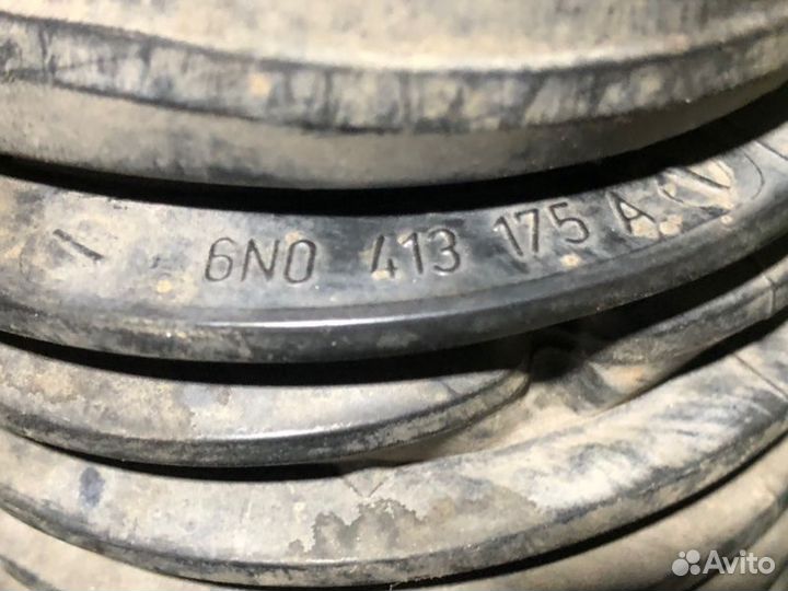 Пыльник амортизатора передний Volkswagen Jetta VI