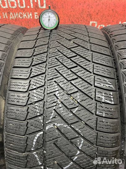 Continental ContiVikingContact 6 235/40 R19